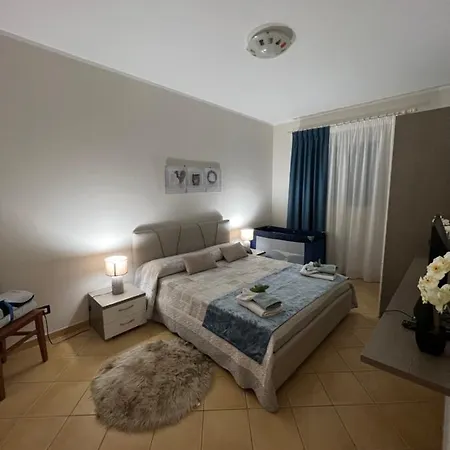 Apartment Via Giardini Acquamarina *