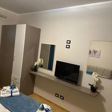 Apartment Via Giardini Acquamarina