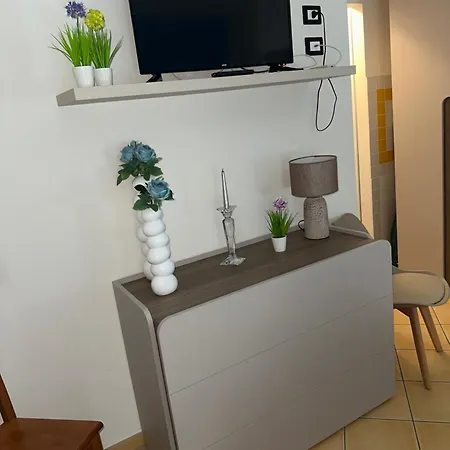 Apartment Via Giardini Acquamarina
